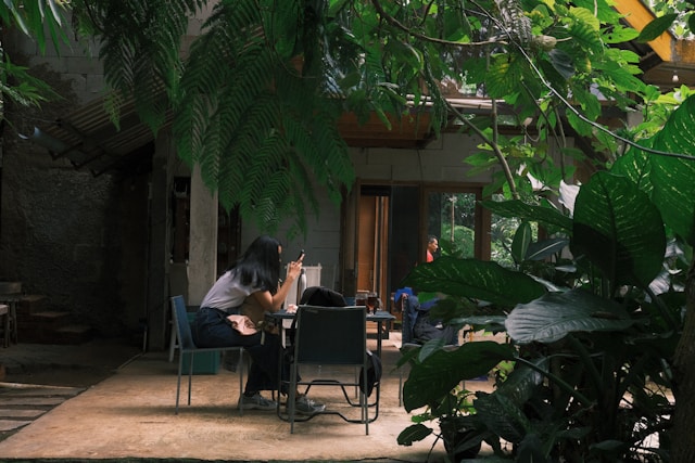 Digital Detox Italy: How to Unplug Without Losing Your Work Momentum